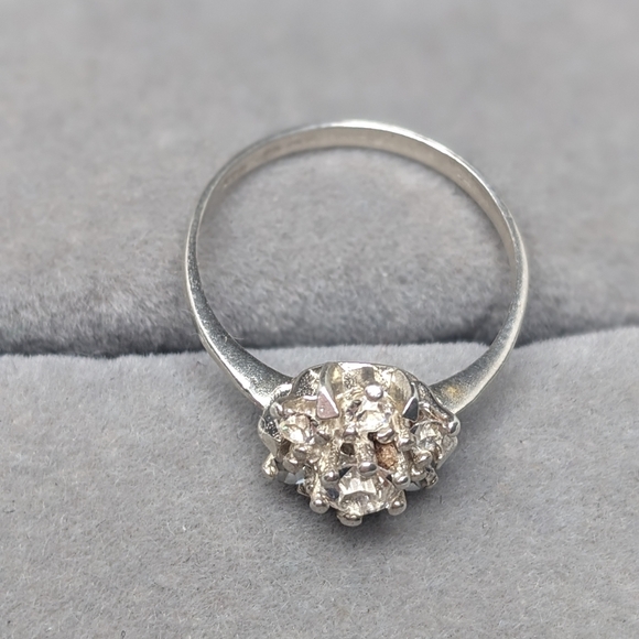 New Sterling Silver Floral Cluster Ring Size 5.5 STR CZ - Picture 3 of 4